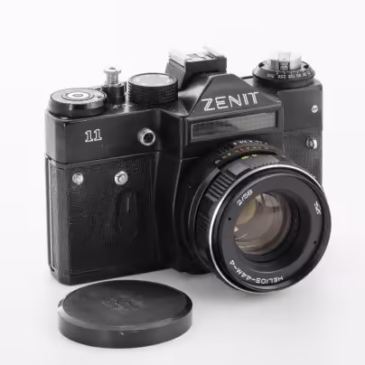 Фотоаппарат "Зенит-11" с объективом "Гелиос-44М", в родном кофре, Красногорский механический завод (КМЗ)
