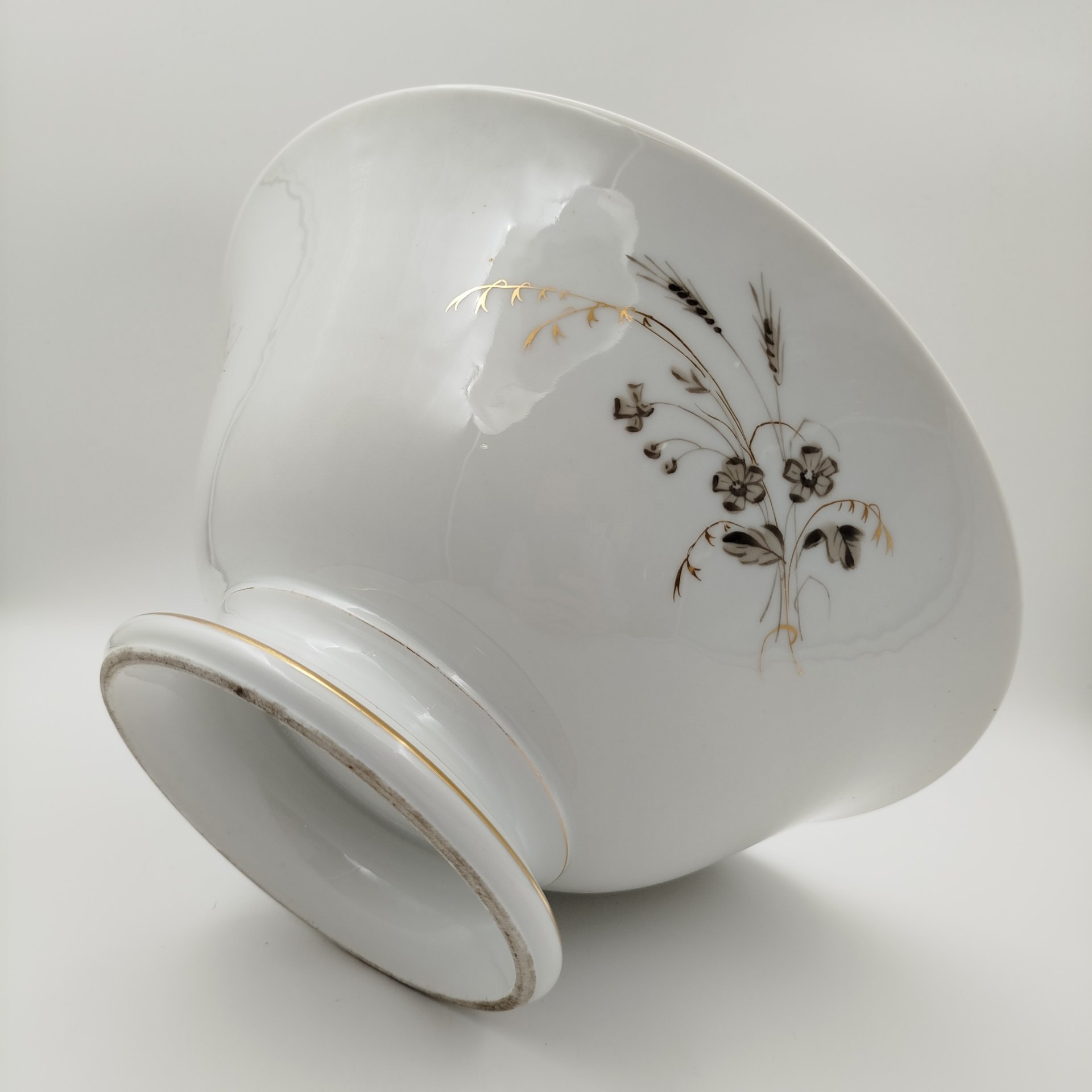 Фруктовница (крупная), украшенная цветочным декором