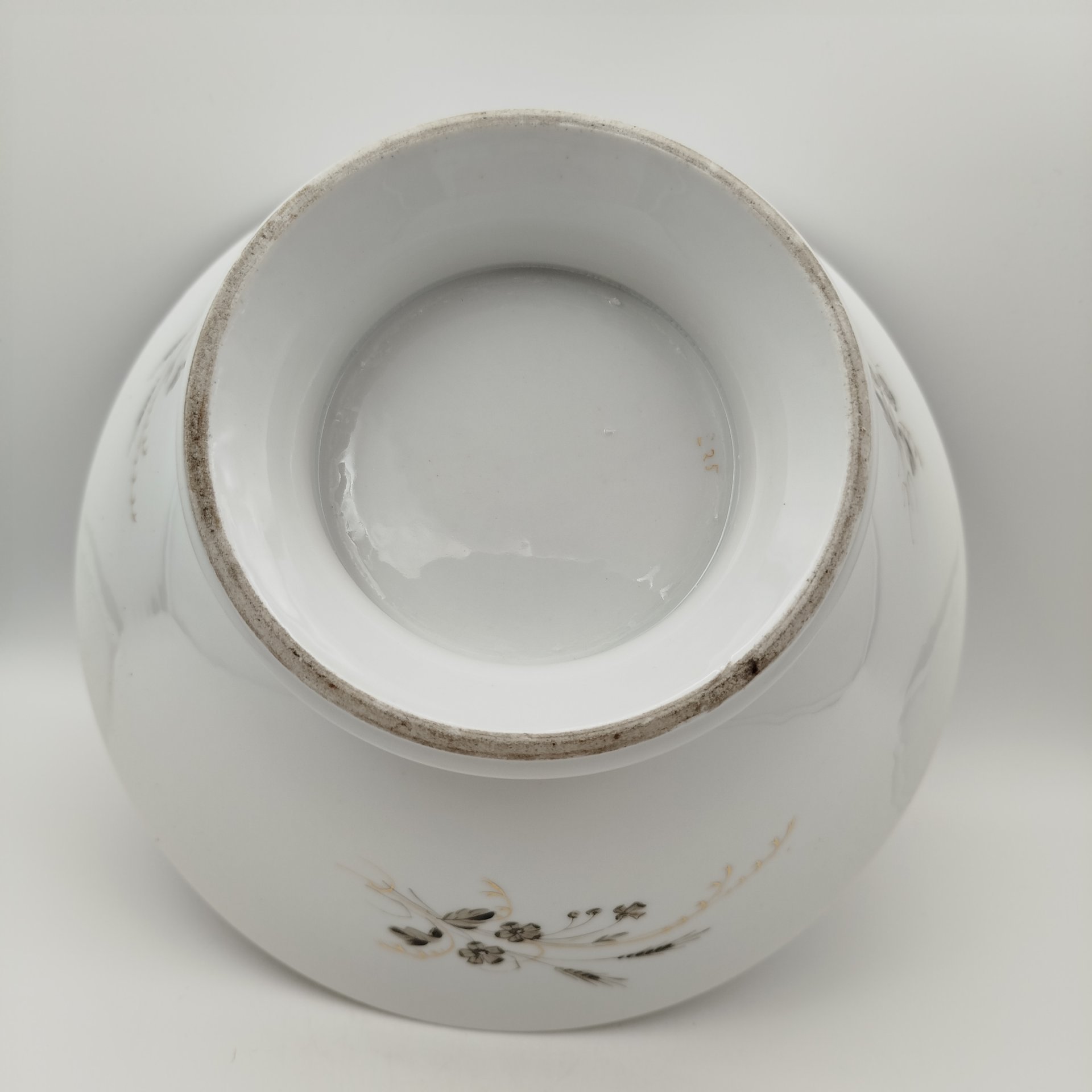 Фруктовница (крупная), украшенная цветочным декором