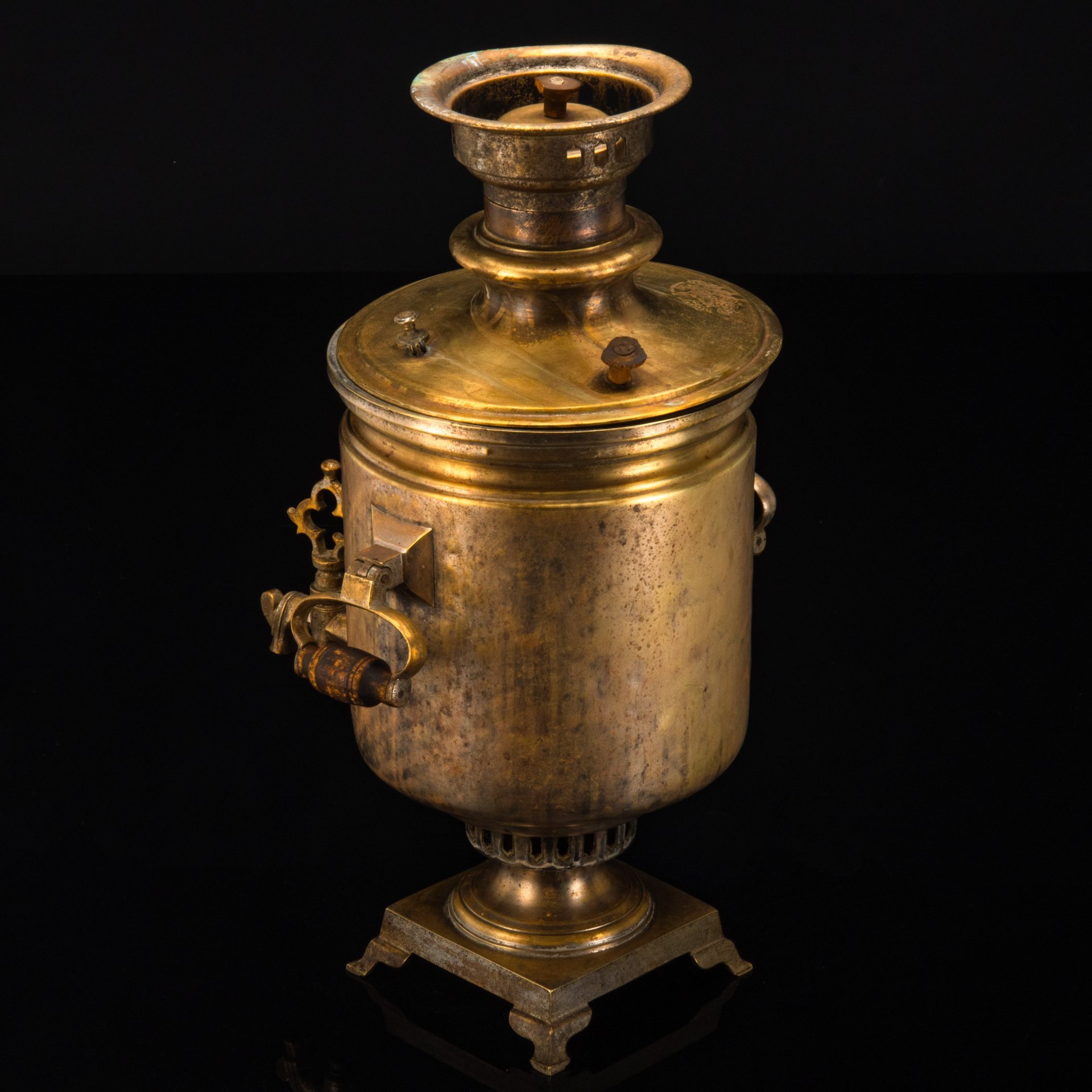 Самовар угольный с медалями (форма "Банка"), Товарищество Торгового Дома Братьев Шемариных