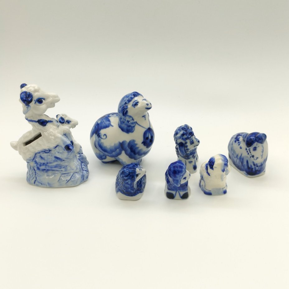 Набор из шести статуэток и копилки "Овечки", Гжель