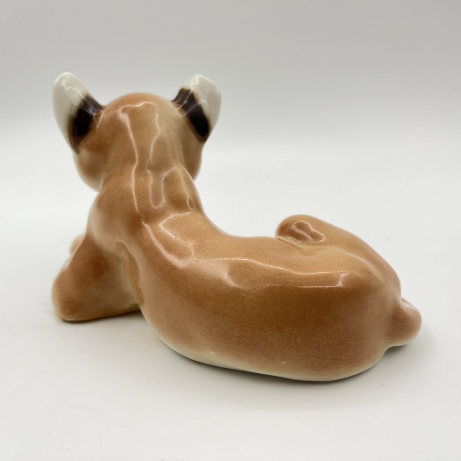 Статуэтка "Львёнок лежащий", скульптор Б.Я. Воробьев, фарфор, роспись, Ленинградский фарфоровый завод (ЛФЗ), СССР, 1970-1986 гг.