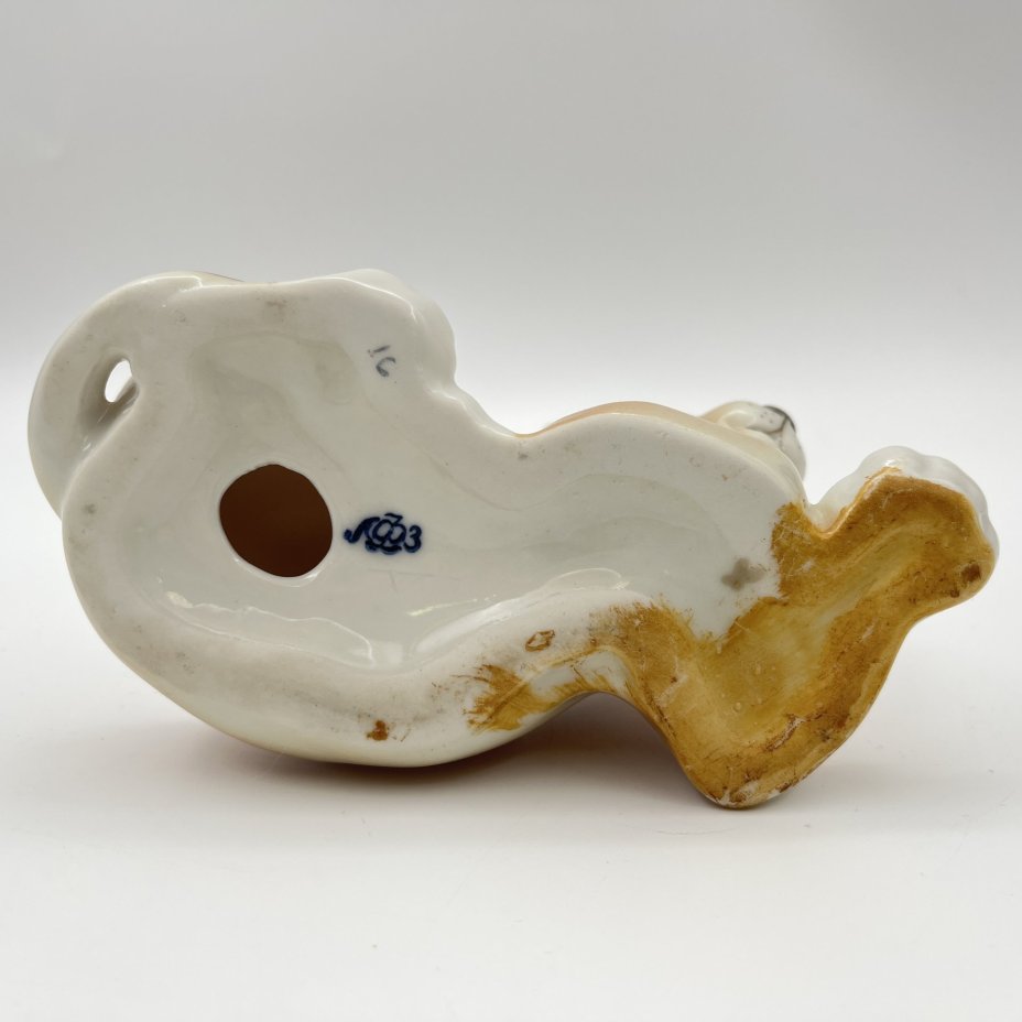 Статуэтка "Львёнок лежащий", скульптор Б.Я. Воробьев, фарфор, роспись, Ленинградский фарфоровый завод (ЛФЗ), СССР, 1970-1986 гг.