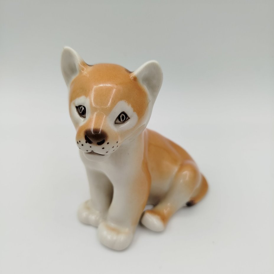 Статуэтка "Львенок сидящий", скульптор Воробьев Б.Я.