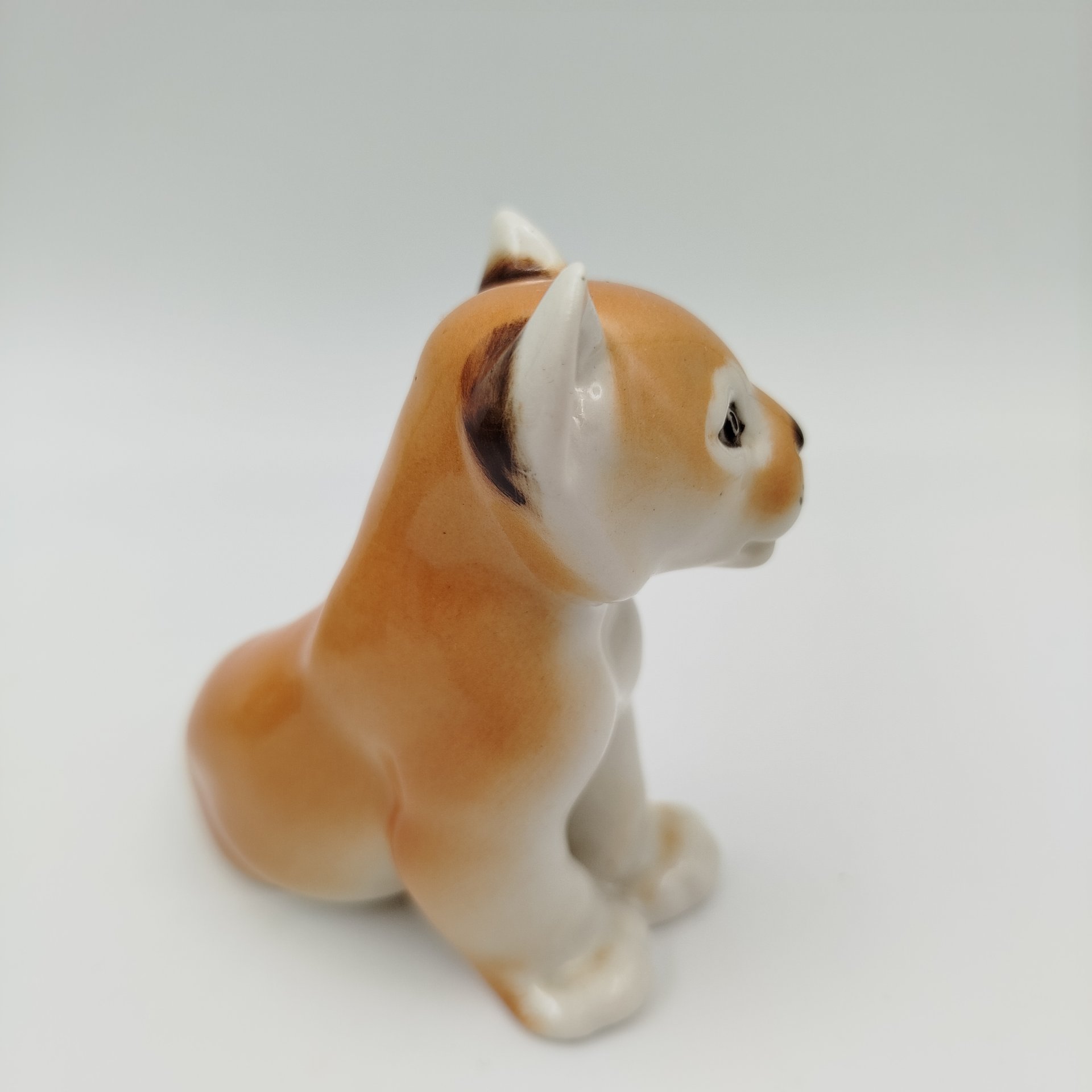 Статуэтка "Львенок сидящий", скульптор Воробьев Б.Я.