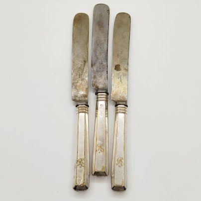 Набор из трех столовых ножей с владельческими монограммами, металл, серебрение, Norblin & Co (Норблин), Царство Польское, 1890-1915 гг.