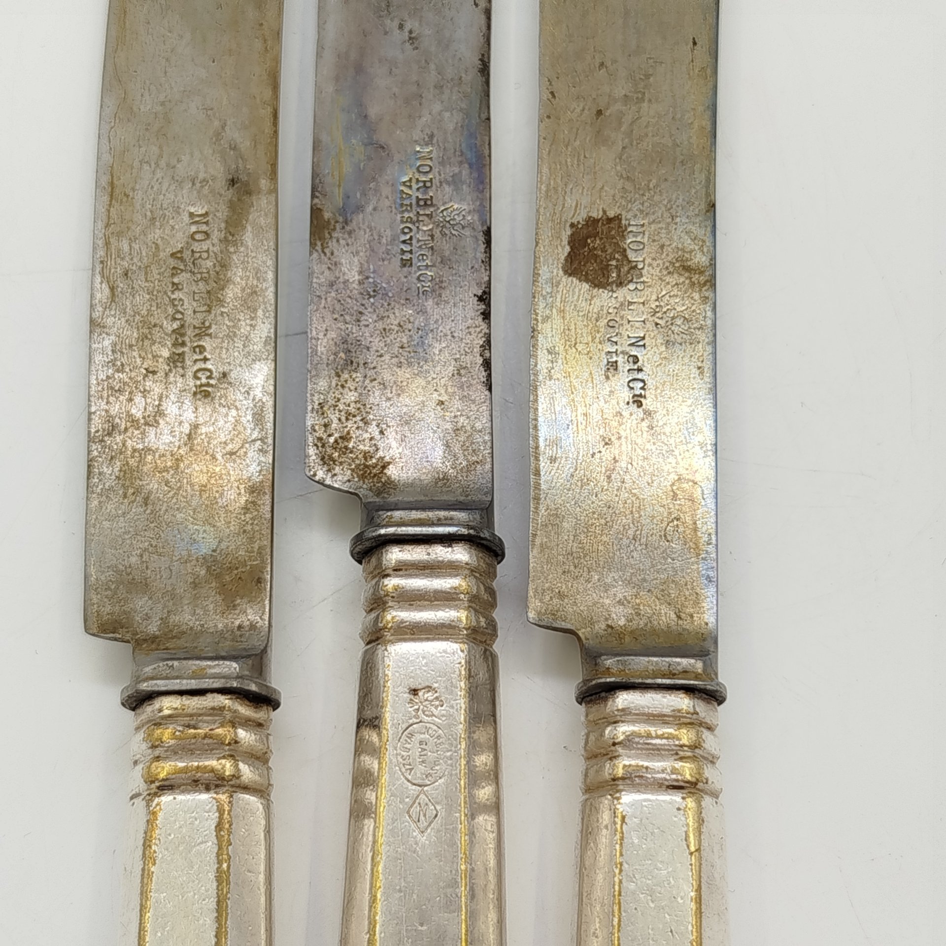 Набор из трех столовых ножей с владельческими монограммами, металл, серебрение, Norblin & Co (Норблин), Царство Польское, 1890-1915 гг.