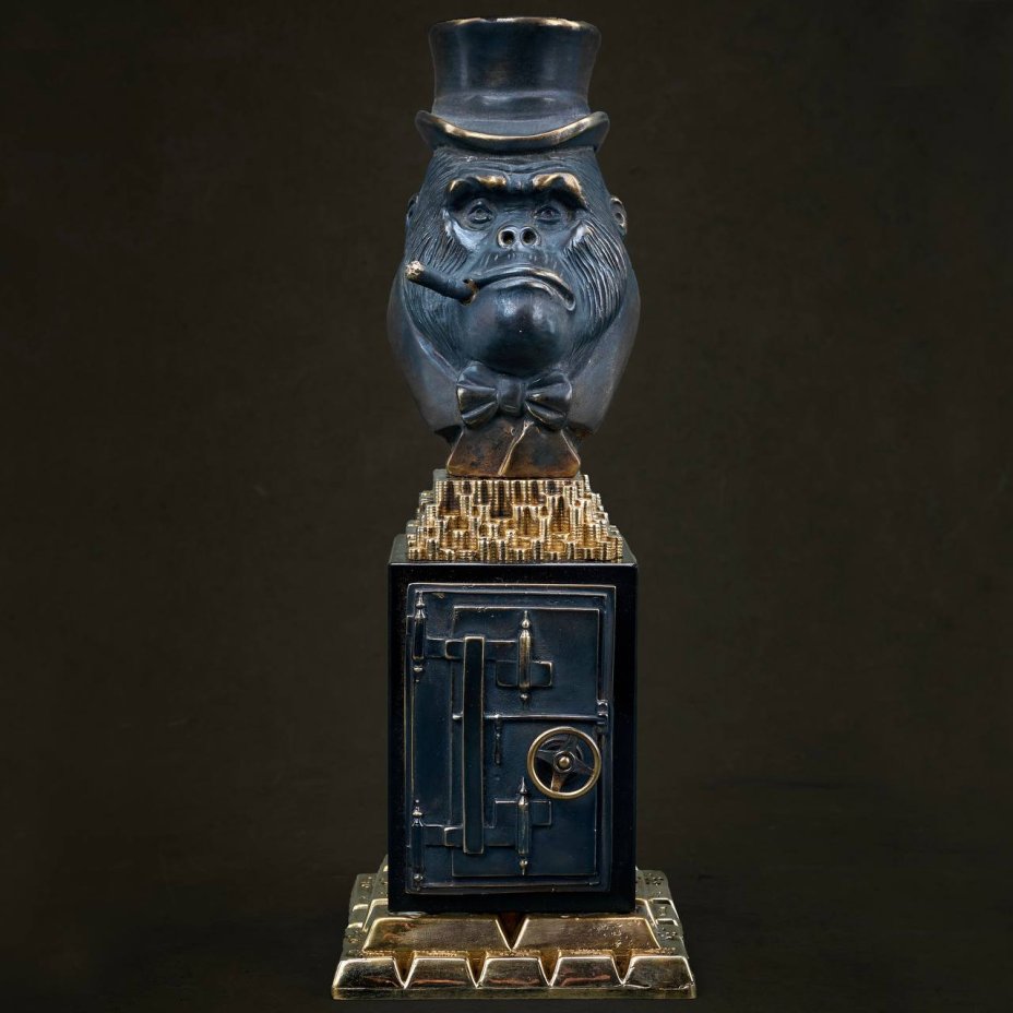 Скульптура «Big Boss» в брендированной упаковке и с сертификатом подлинности