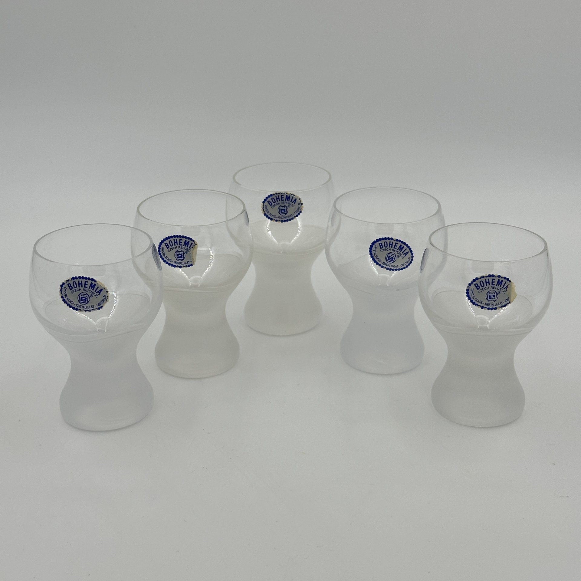 Набор стопок на 5 персон, украшенный эффектом "морозного стекла", Bohemia Crystal (Bohemia Glass)