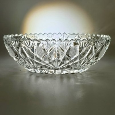 Конфетница (салатник) овальной формы с резным декором, хрусталь, алмазная грань, СССР, 1970-1990 гг.