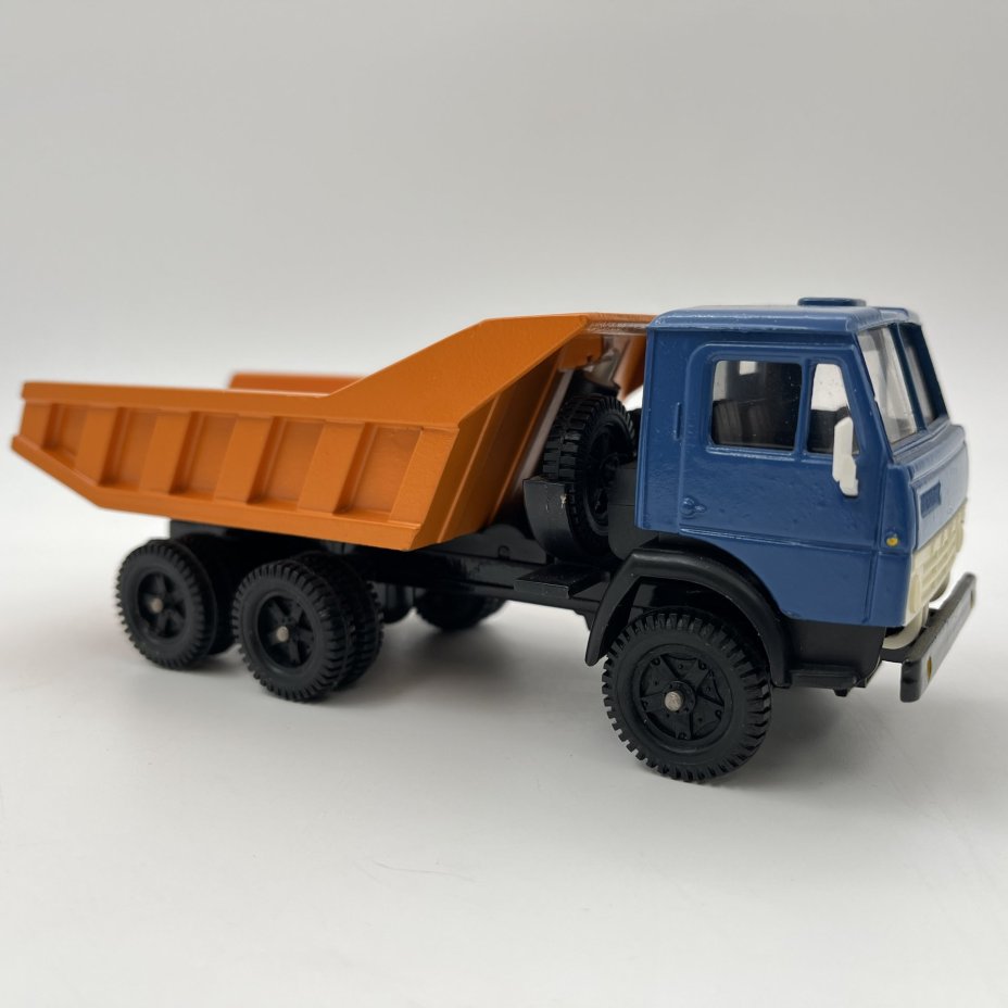Модель автомобиля в масштабе 1:43 "КАМАЗ - 5511", металл, пластик, СССР, 1980-1991 гг.