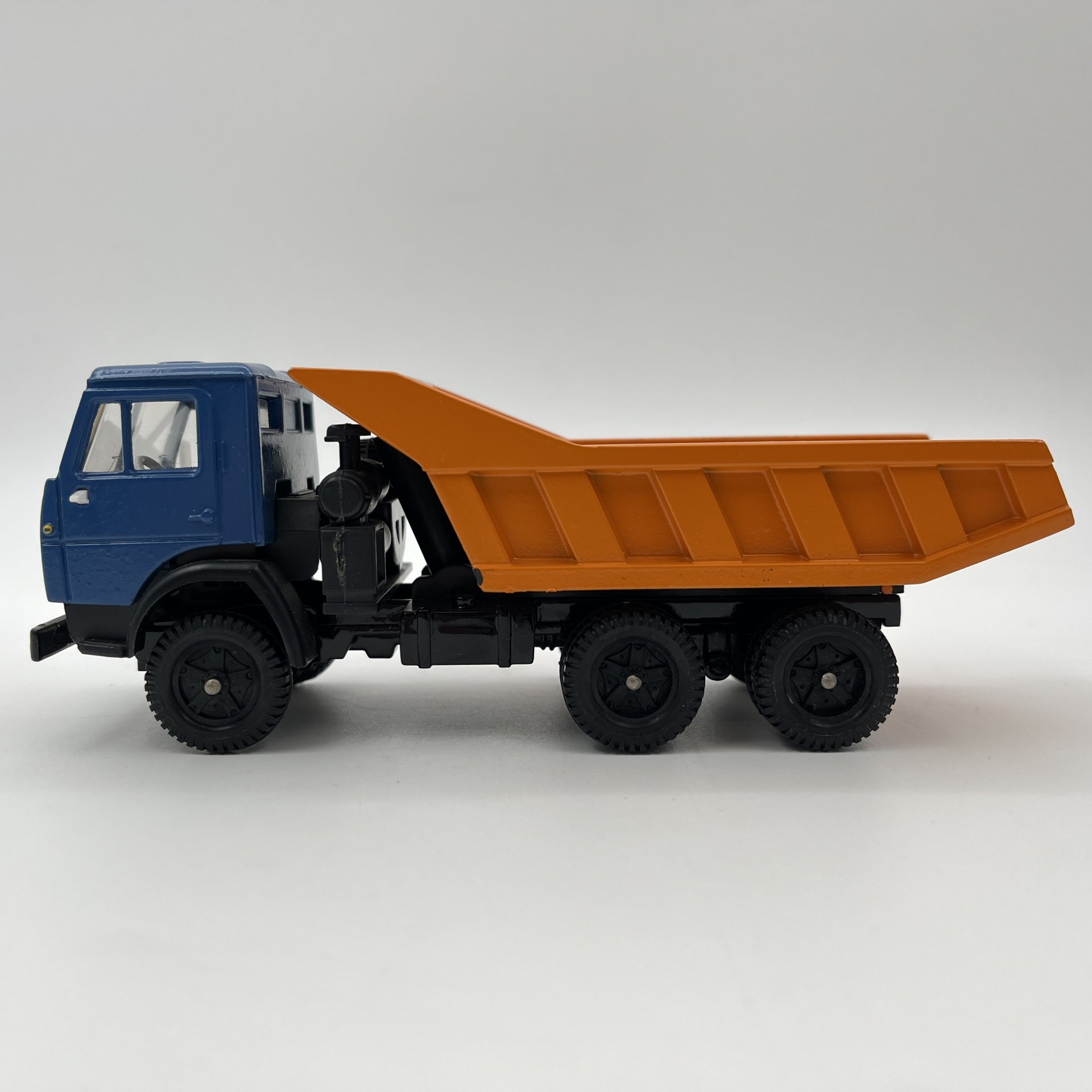 Модель автомобиля в масштабе 1:43 "КАМАЗ - 5511", металл, пластик, СССР, 1980-1991 гг.