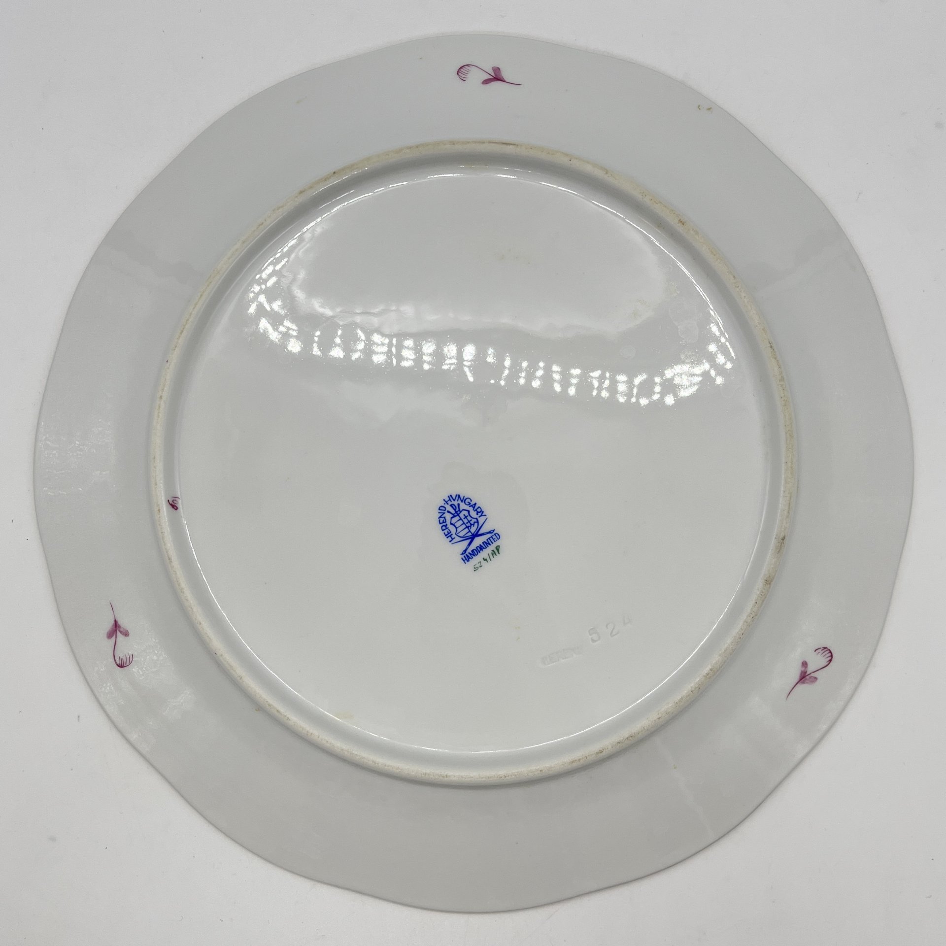 Тарелка плоская, выполненная в фирменном дизайне "Chinese Bouquet/Apponyi Purpur", Herend (Херенд)