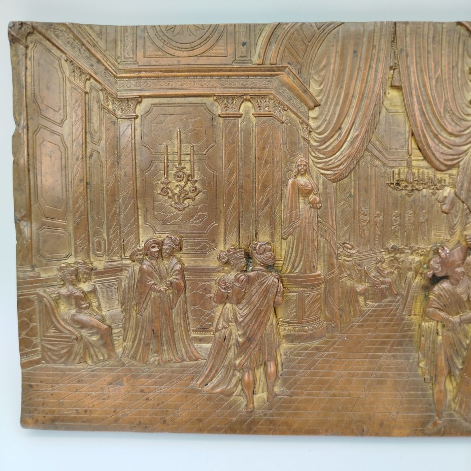 Панно с рельефным изображением бала