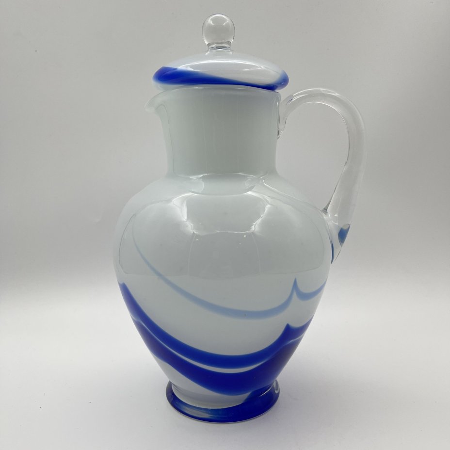 Кувшин "Татьянка" с крышкой, автор Б.А. Смирнов, стекло, молочное стекло, Ленинградский завод художественного стекла (ЛЗХС), СССР, 1960-1980 гг.