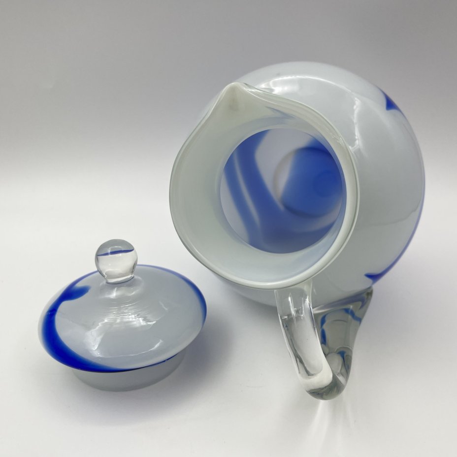 Кувшин "Татьянка" с крышкой, автор Б.А. Смирнов, стекло, молочное стекло, Ленинградский завод художественного стекла (ЛЗХС), СССР, 1960-1980 гг.