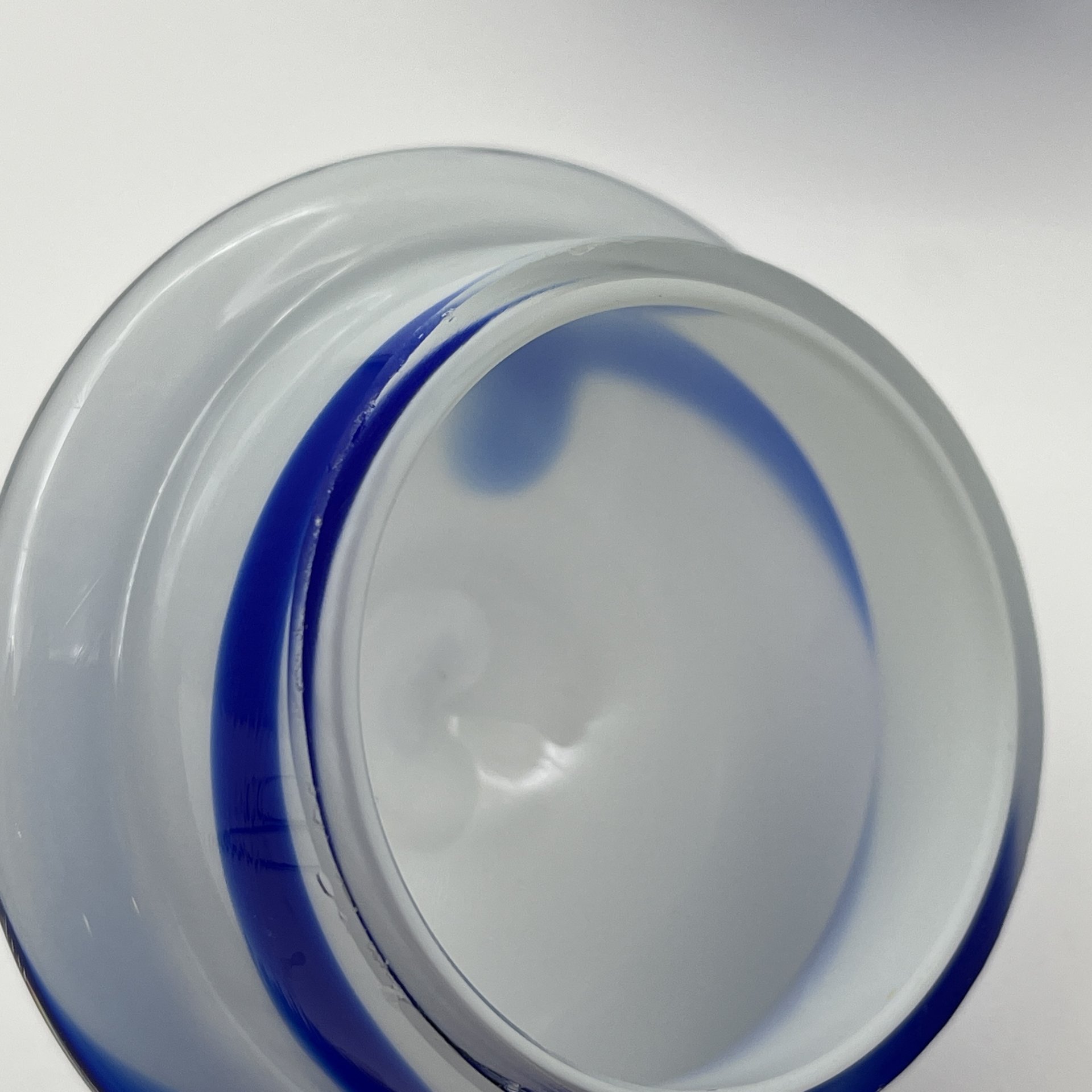 Кувшин "Татьянка" с крышкой, автор Б.А. Смирнов, стекло, молочное стекло, Ленинградский завод художественного стекла (ЛЗХС), СССР, 1960-1980 гг.