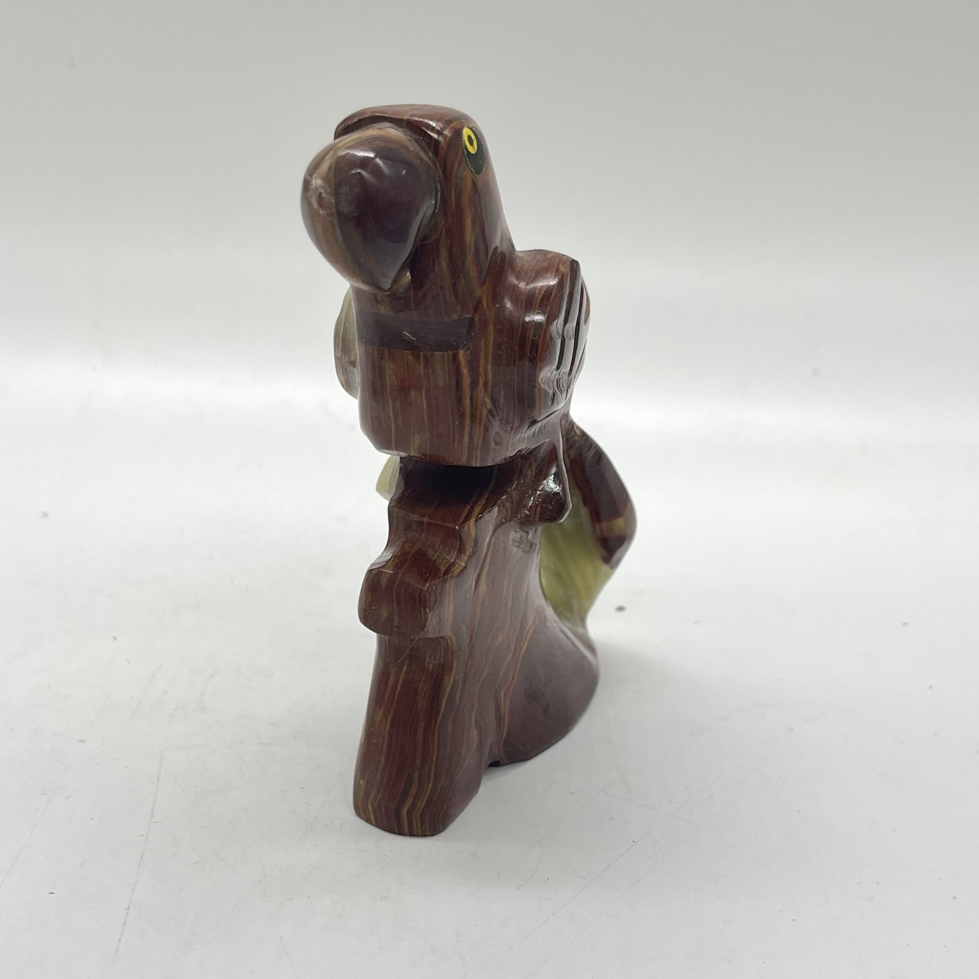 Статуэтка "Попугай на пне", натуральный камень, резьба, Азия, 1980-2000 гг.