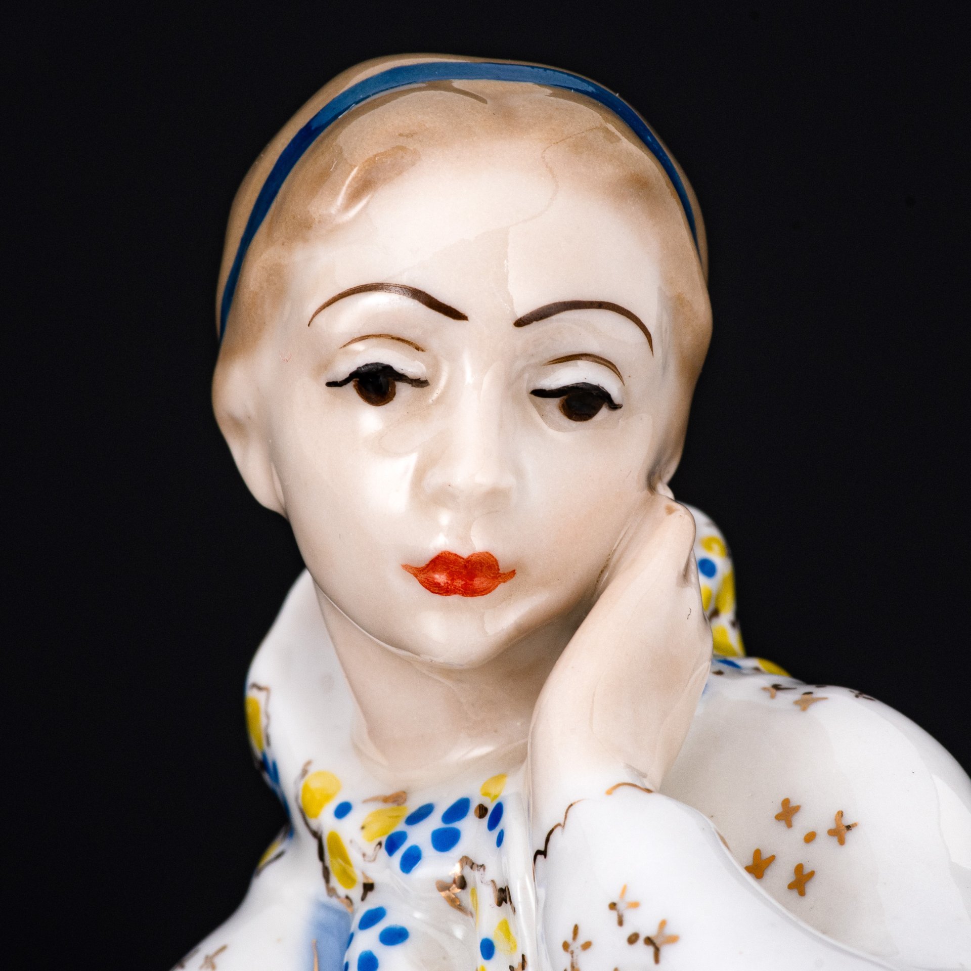 Статуэтка "Сестрица Алёнушка и братец Иванушка", скульптор А.А. Киселёв, Ленинградский завод фарфоровых изделий (ЛЗФИ)