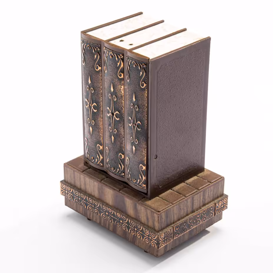 Сигаретница в виде букенда с книгами, композитный материал, металл, СССР, 1980-1990 гг.