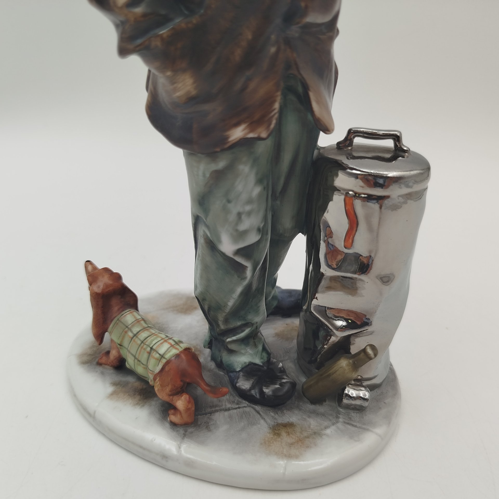 Статуэтка "Бродяга с таксой", фарфор, роспись, Италия, 1980-2000 гг.