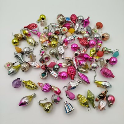 Набор из 94-х различных миниатюрных ёлочных игрушек, стекло, краска, металл, пластик, СССР, 1960-1980 гг.