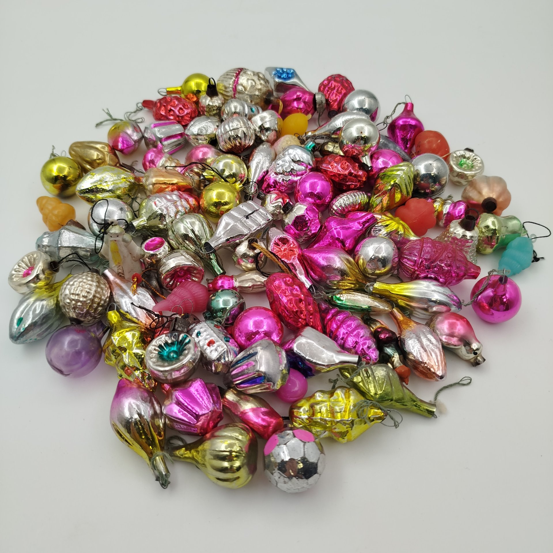 Набор из 94-х различных миниатюрных ёлочных игрушек, стекло, краска, металл, пластик, СССР, 1960-1980 гг.