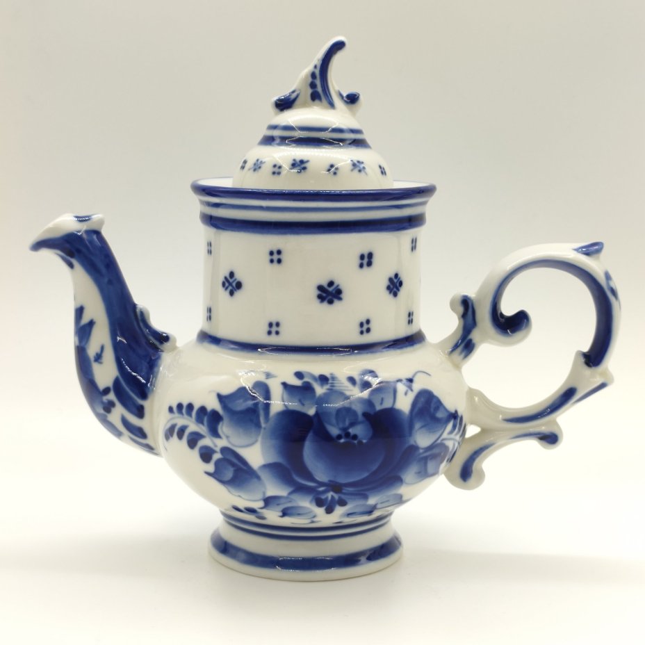 Чайник заварочный "Голубка" с цветочным декором, авт. Рогов, р. Булычева, фарфор, роспись, Гжельский фарфоровый завод, Российская Федерация, 2000-2020 гг.