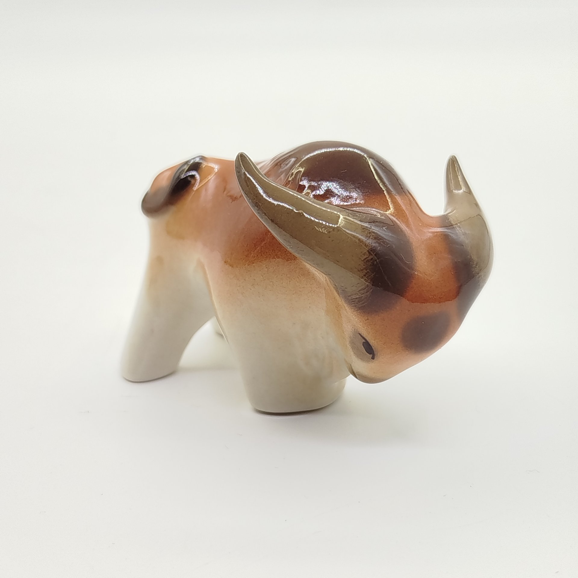 Статуэтка "Бык" из серии "Календарный круг", скульптор Т.С. Линчевская