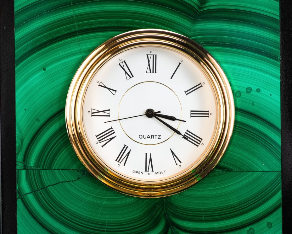 Письменный набор "Тигр" (6 предметов) в подарочной упаковке, малахит, бронза, долерит, металл, золочение, травление, Златоуст, Российская Федерация, 2025 г.