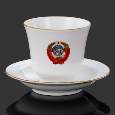 Кофейная пара из Кремлевского сервиза с гербом СССР, фарфор, деколь, золочение, Ленинградский фарфоровый завод (ЛФЗ), СССР, 1960-1980 гг.