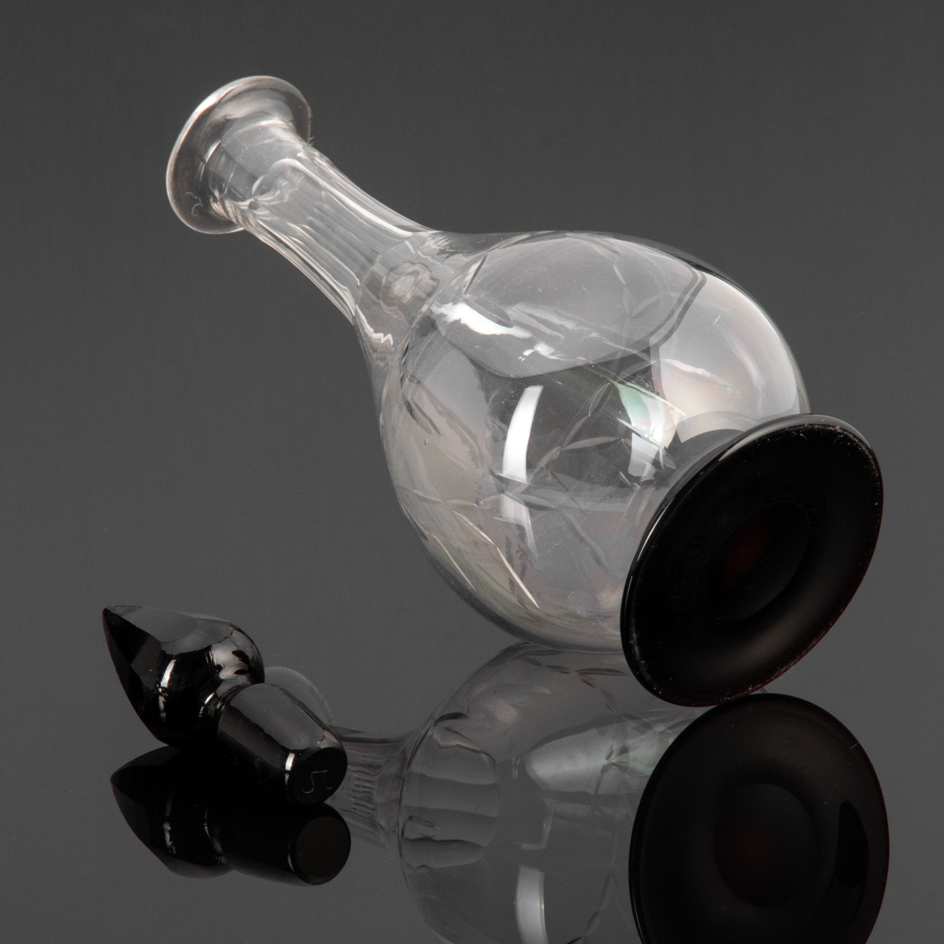 Графин в готическом стиле