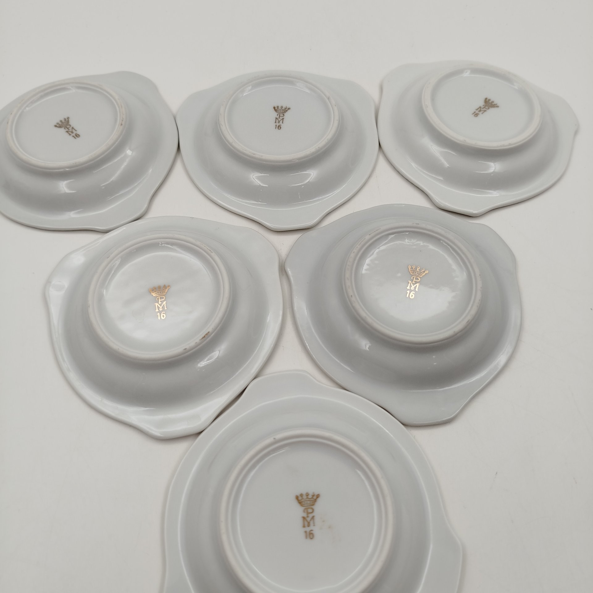 Набор из 6-ти пепельниц "Мадонна", фарфор, деколь, люстр, золочение, Martinroda Friedrich Eger & Co. (PM), Martinroda Friedrich Eger & Co. (PM)