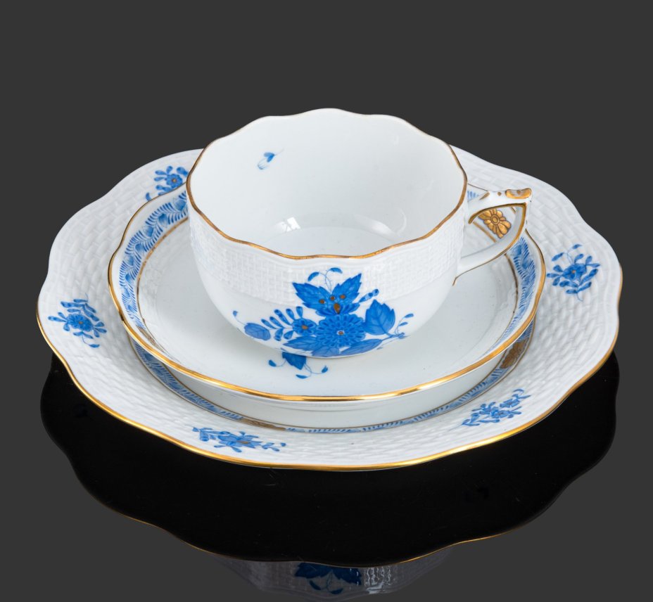 Трио чайное, выполненное в фирменном дизайне "Chinese Bouquet" ("Apponyi Blue"), фарфор, роспись, золочение, Herend (Херенд), Herend (Херенд)
