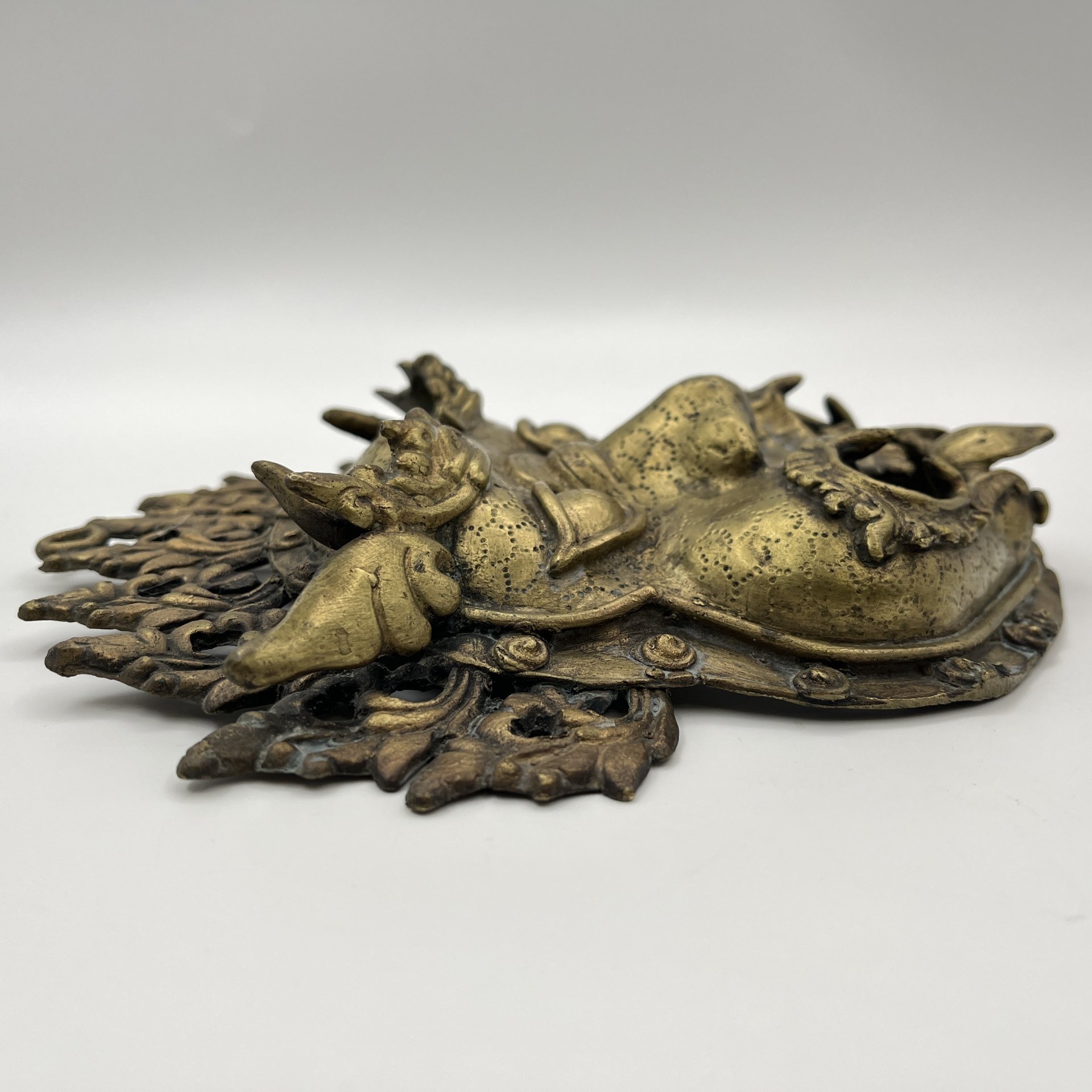 Настенный декор-маска "Махакала" (божество в буддизме, охранник и защитник учения Будды), металл, литье, Азия, 1970-1990 гг.