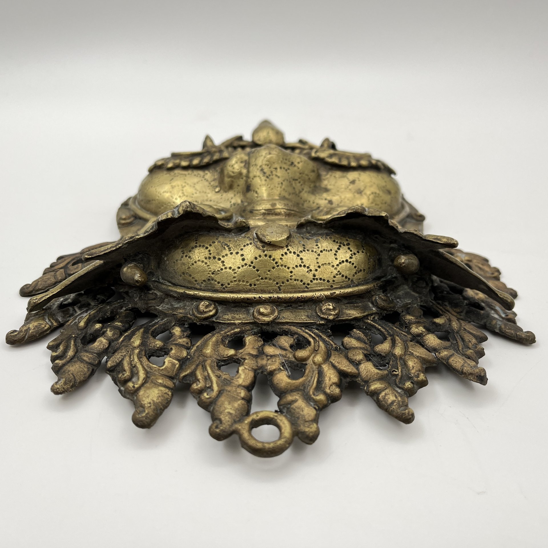 Настенный декор-маска "Махакала" (божество в буддизме, охранник и защитник учения Будды), металл, литье, Азия, 1970-1990 гг.