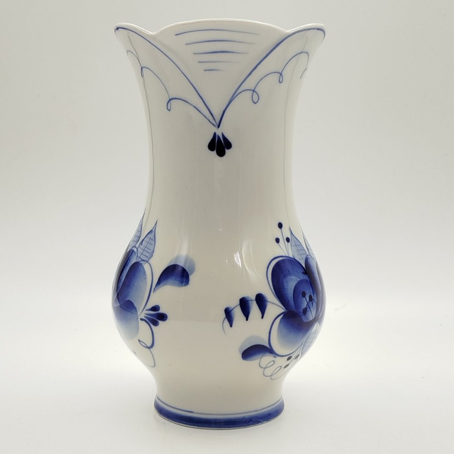 Ваза для букета с расписным цветочным декором, Гжель