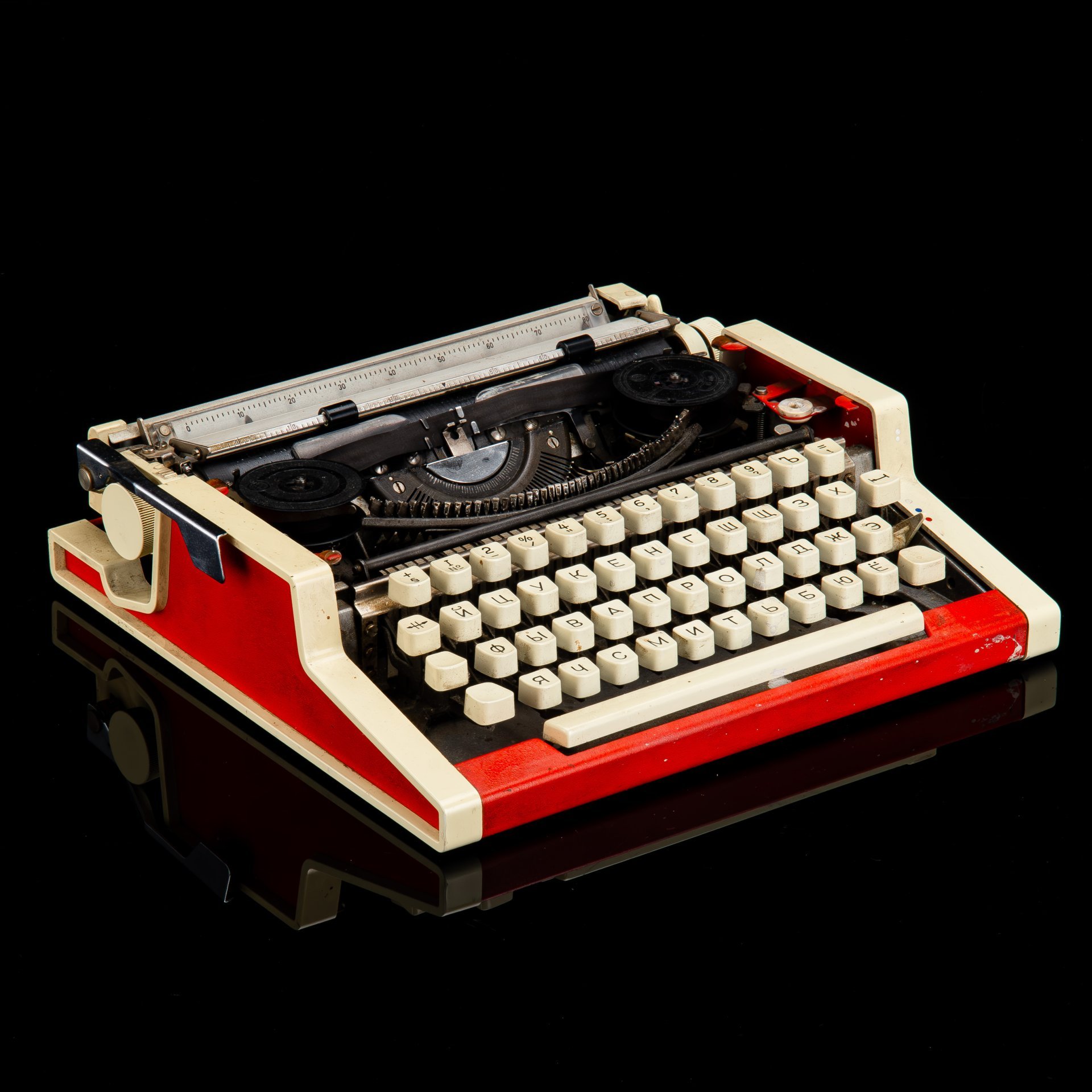 Машинка печатная "Unis TBM De Luxe" в оригинальном кофре