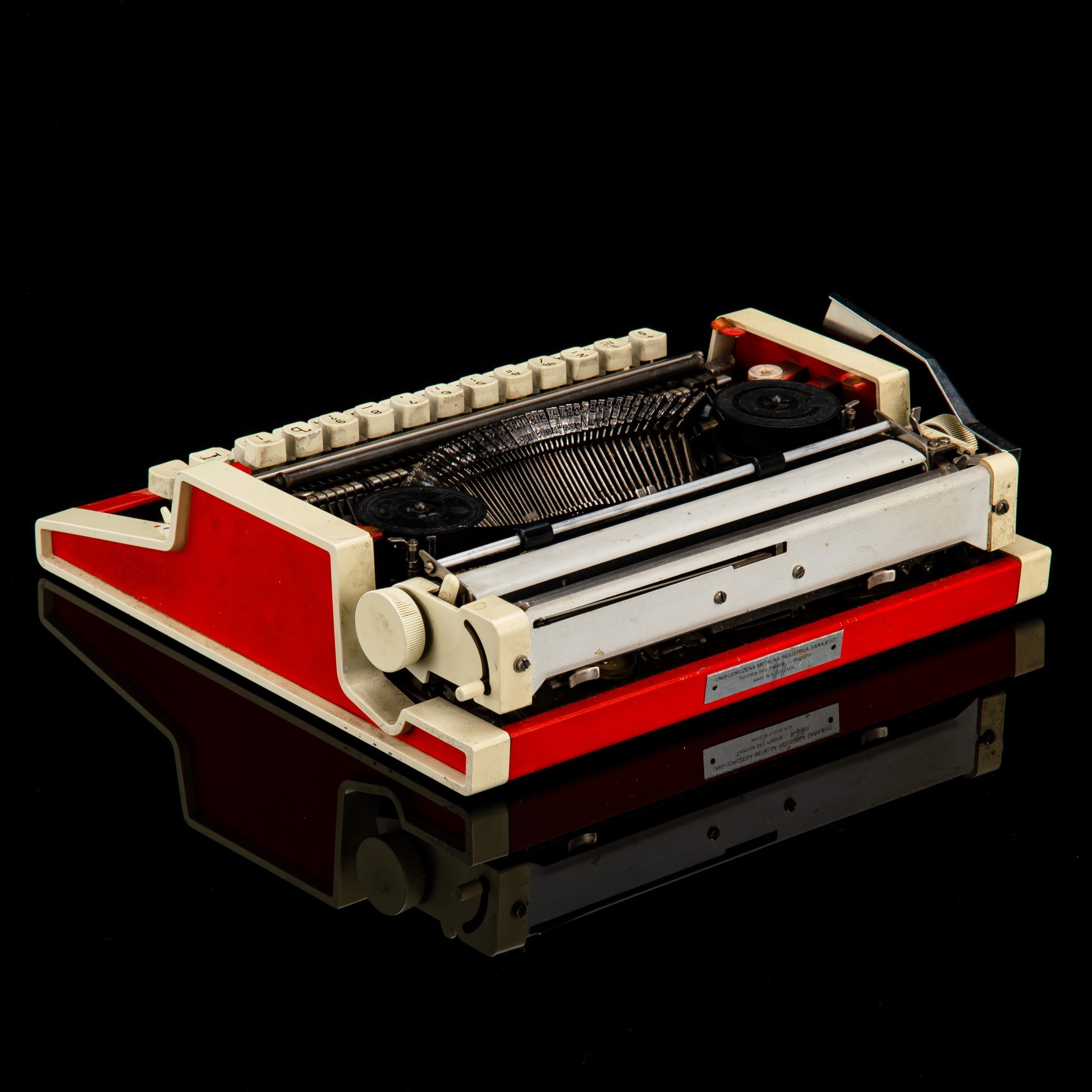 Машинка печатная "Unis TBM De Luxe" в оригинальном кофре