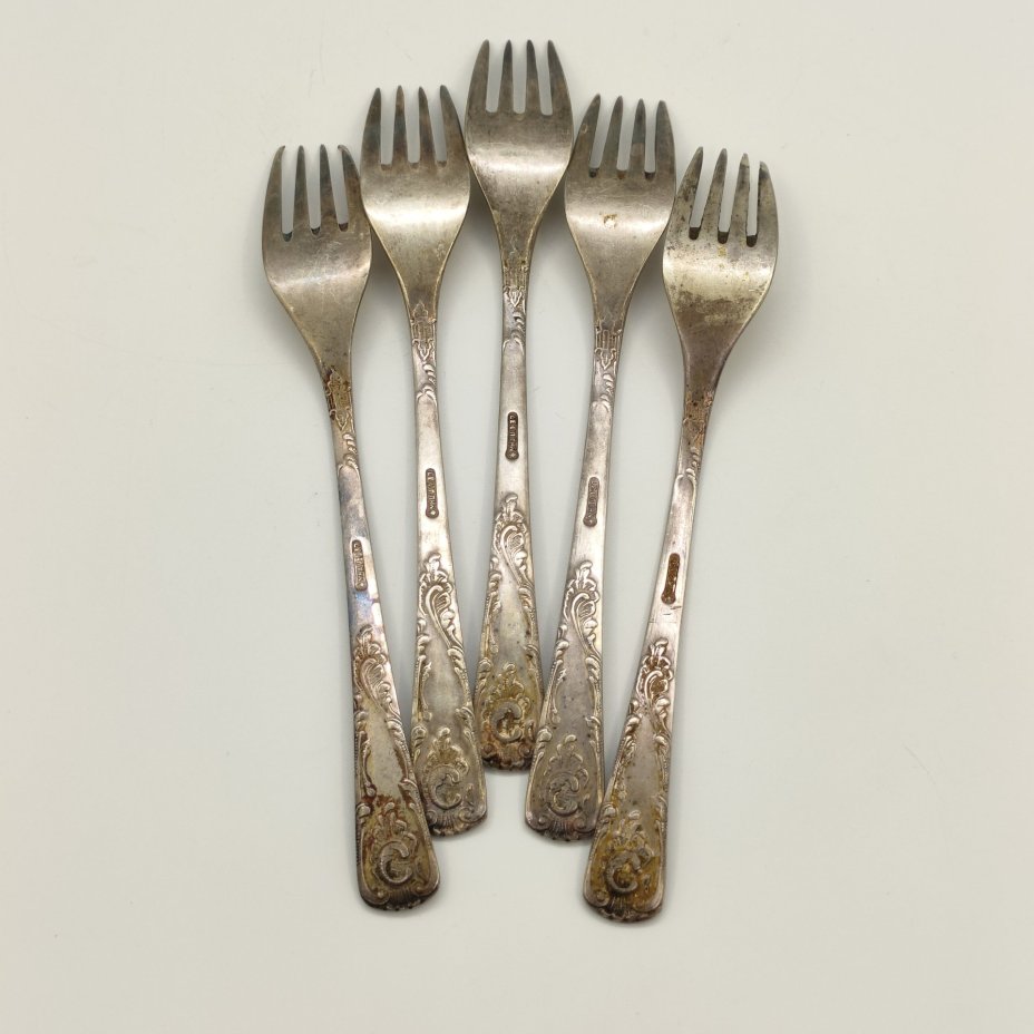 Набор из 5-ти столовых вилок с растительным декором, мНЦ (медь-никель-цинк), Комбинат бытовых металлических изделий (БМИ), г. Эчмиадзин, СССР, 1971-1981 гг.
