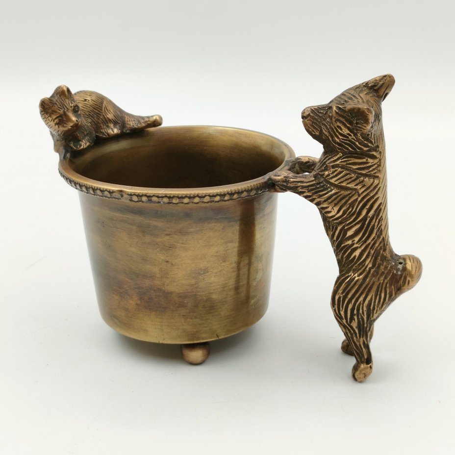 Пепельница "Кот дразнит пса", латунь, бронза, Западная Европа, 1950-1980 гг.