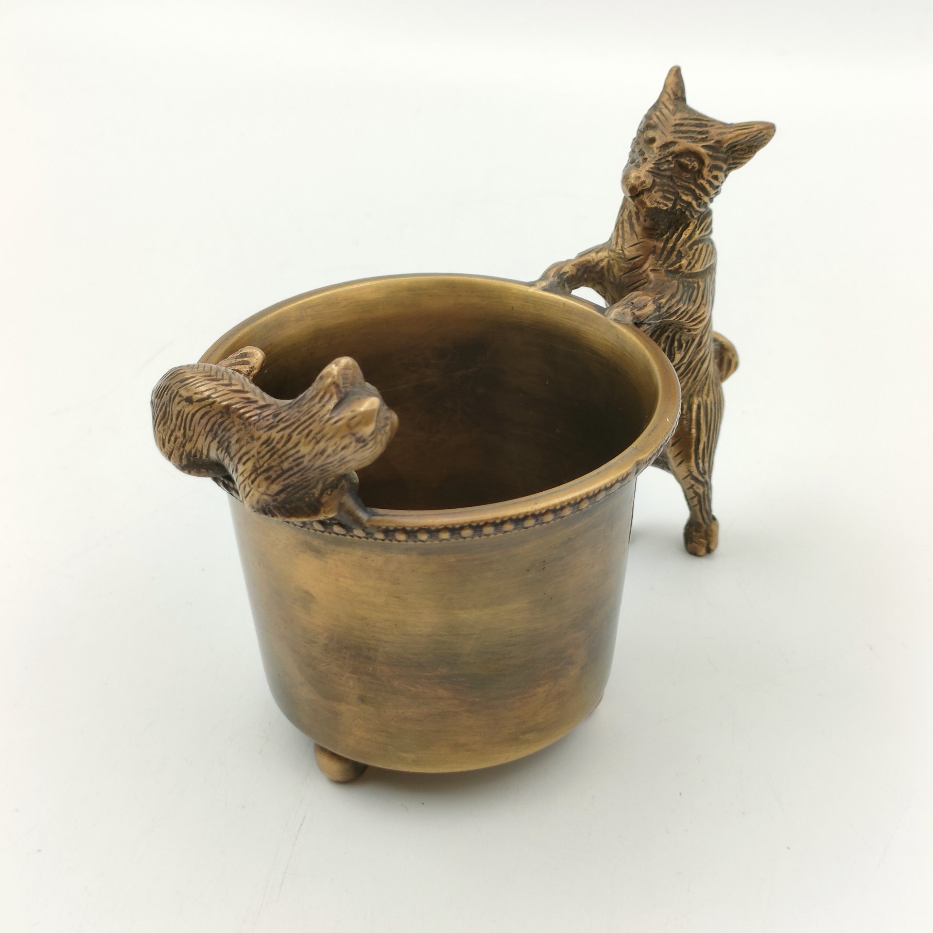Пепельница "Кот дразнит пса", латунь, бронза, Западная Европа, 1950-1980 гг.