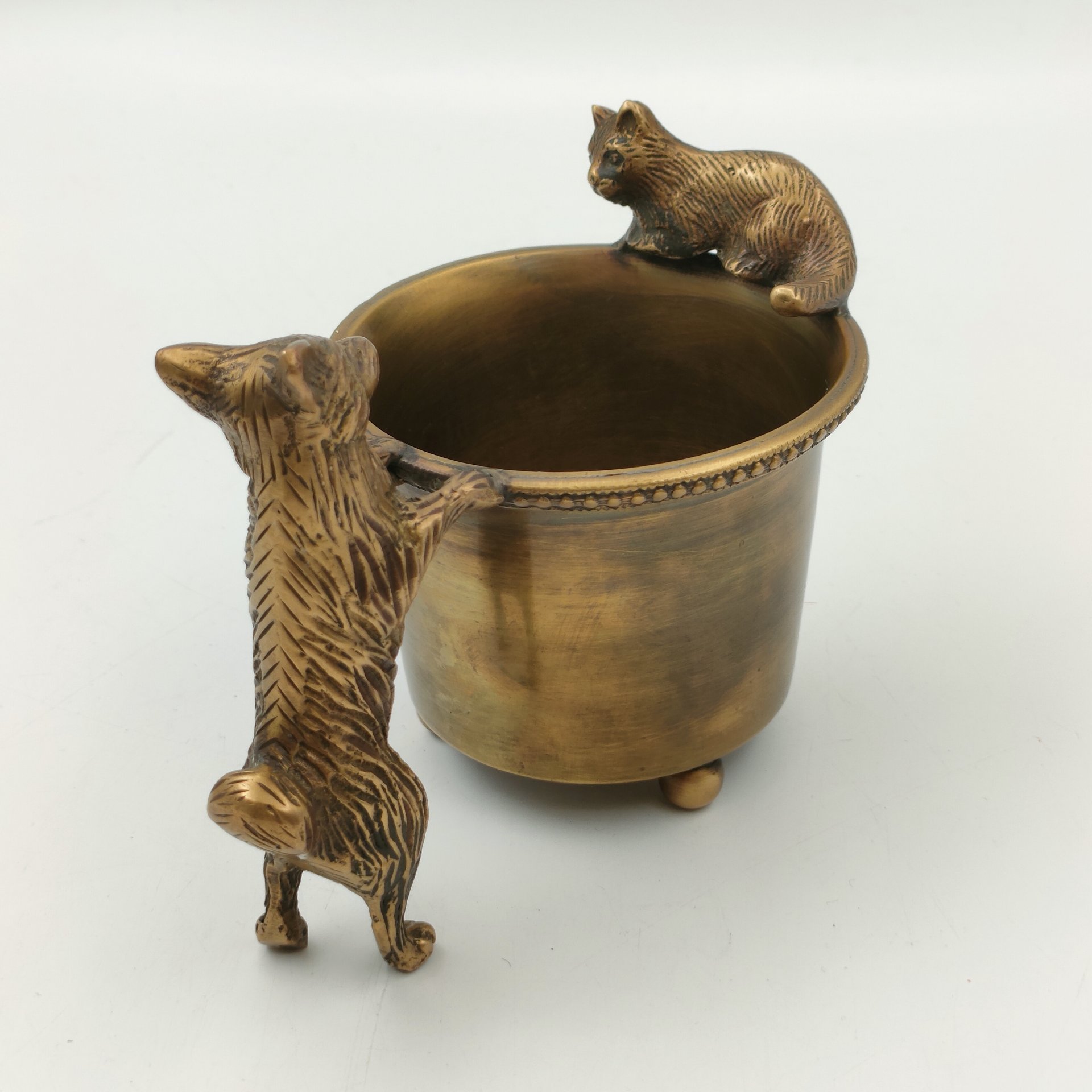 Пепельница "Кот дразнит пса", латунь, бронза, Западная Европа, 1950-1980 гг.
