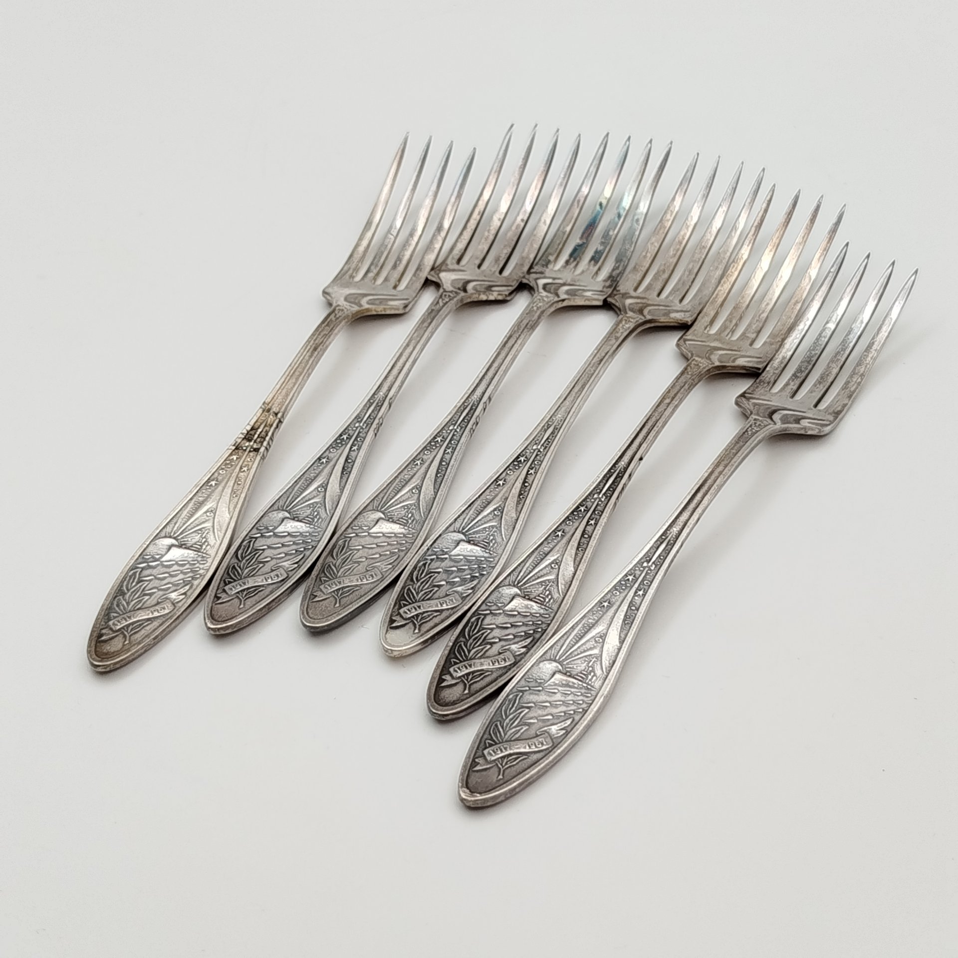 Набор из шести агитационных десертных вилок "50 лет Советской власти. Залп Авроры. 1917-1967 гг."