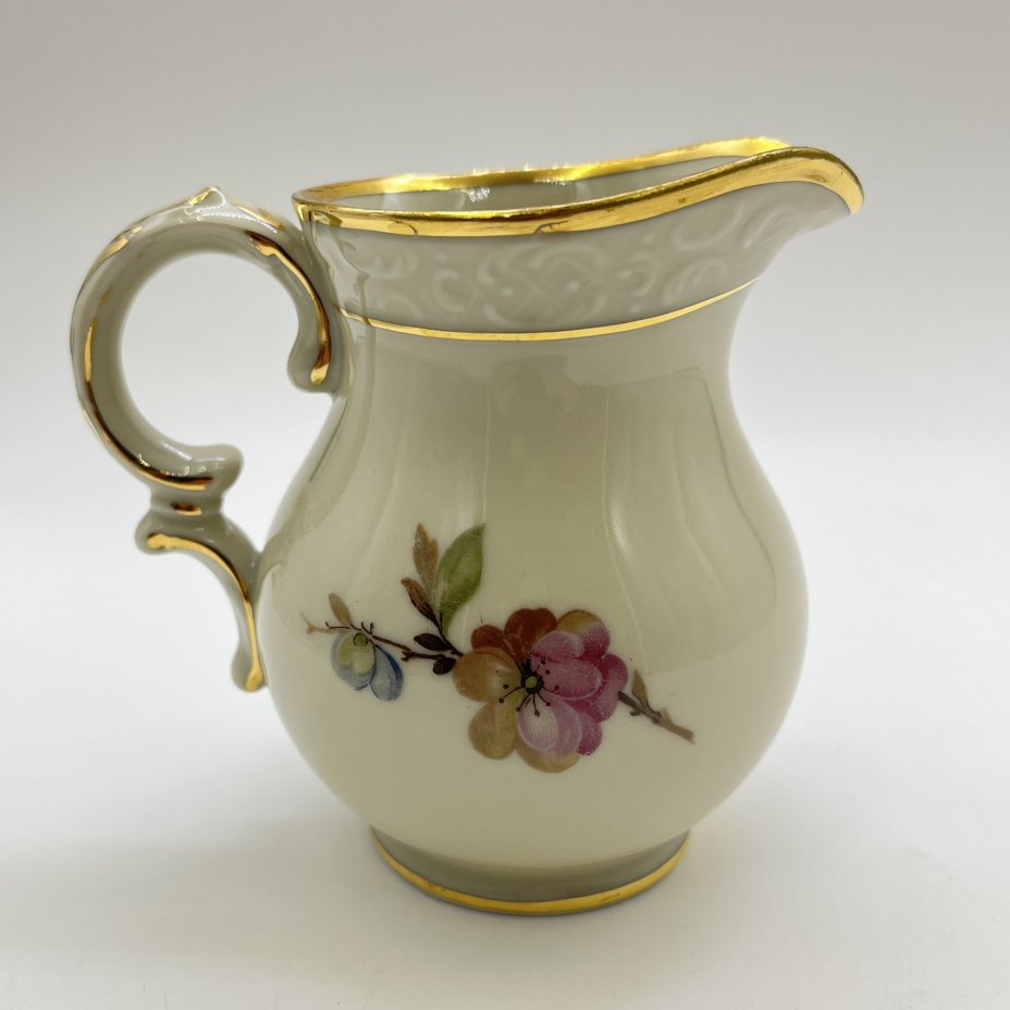 Молочник с изображением цветущей ветви, Kjøbenhavns Porcellains Maleri (KPM)
