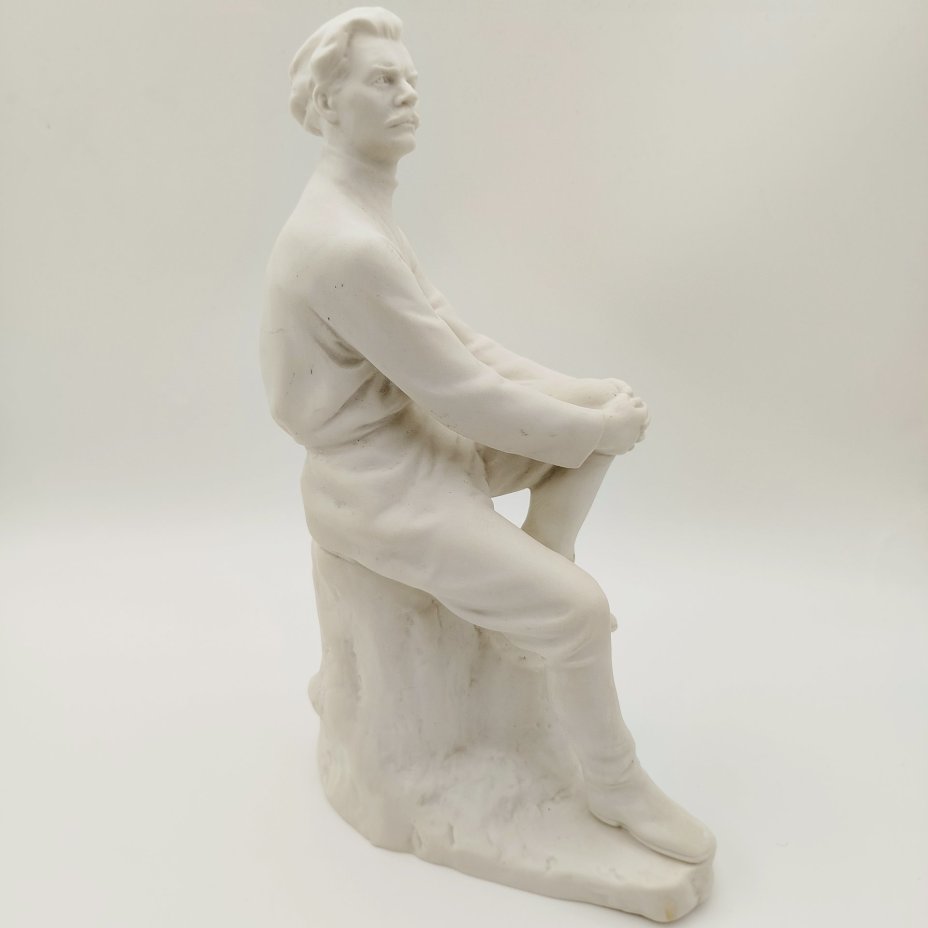 Статуэтка "Максим Горький", автор В.Г. Стамов, фарфор, бисквит, Ленинградский фарфоровый завод (ЛФЗ), СССР, 1950-1960 гг.