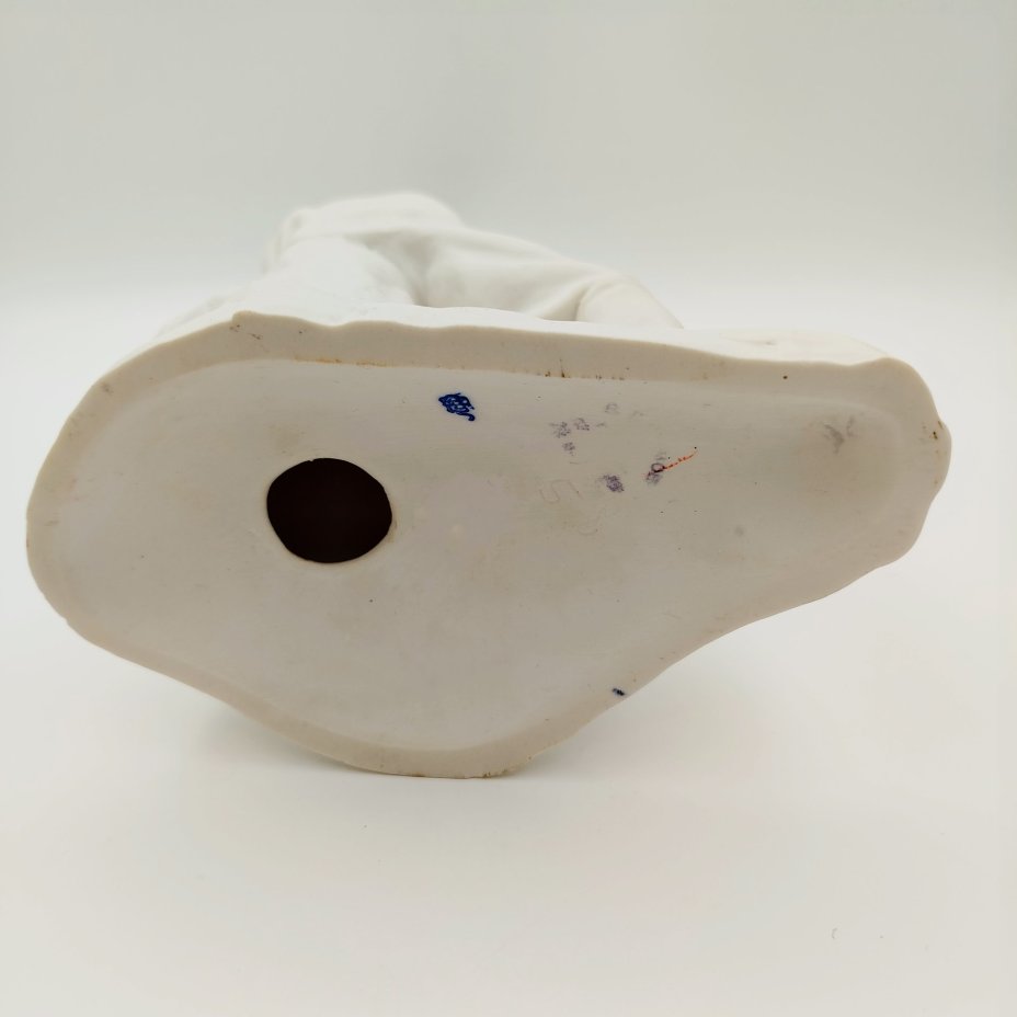 Статуэтка "Максим Горький", автор В.Г. Стамов, фарфор, бисквит, Ленинградский фарфоровый завод (ЛФЗ), СССР, 1950-1960 гг.