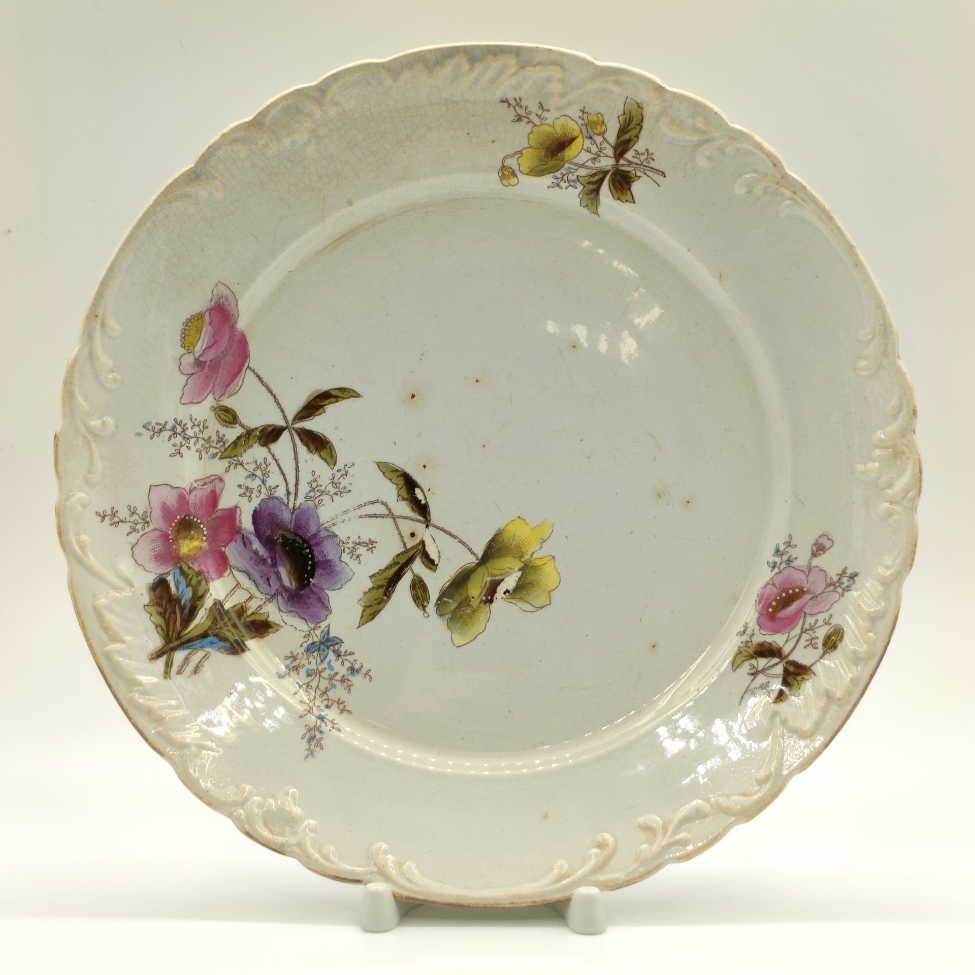 Тарелка обеденная с цветочным декором,  Leopold Czamanski & Co, Wloclawek N.W.F.F. (Новая Влоцлавская Фабрика Фаянса Леопольда Чаманского), фаянс, деколь c подрисовкой, Польша, 1891-1923 гг.