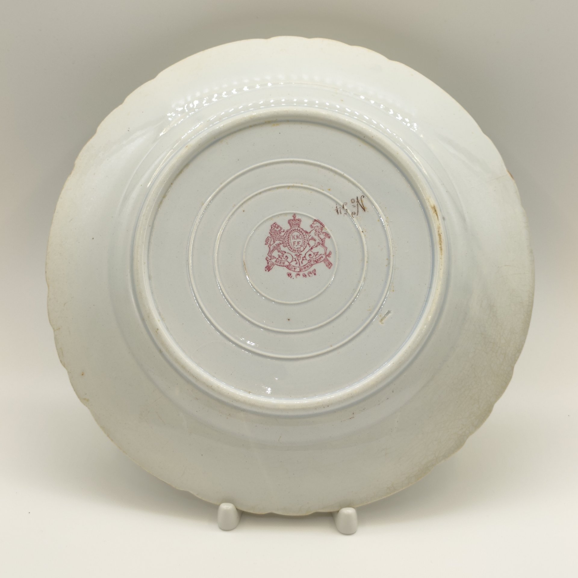 Тарелка обеденная с цветочным декором,  Leopold Czamanski & Co, Wloclawek N.W.F.F. (Новая Влоцлавская Фабрика Фаянса Леопольда Чаманского), фаянс, деколь c подрисовкой, Польша, 1891-1923 гг.