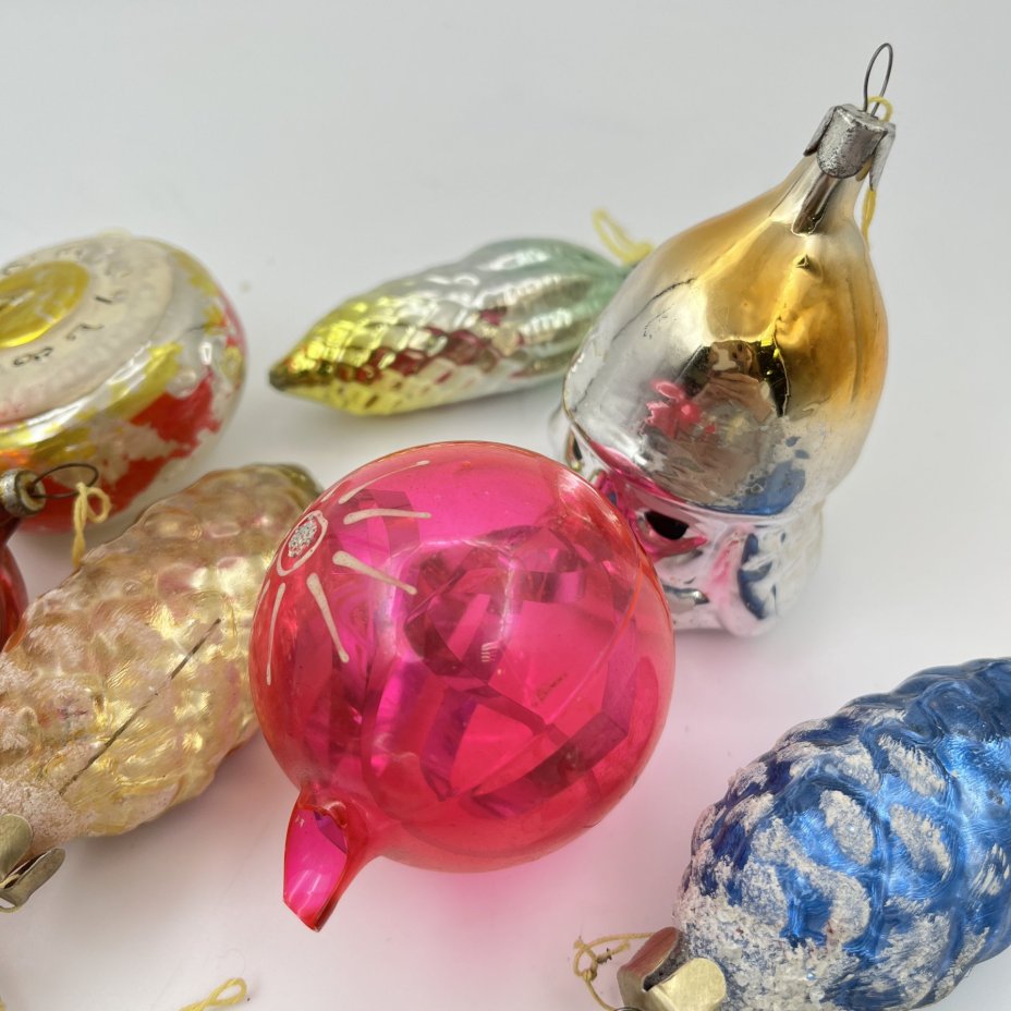 Набор из 13-ти подвесных ёлочных игрушек различных форм в подборе
